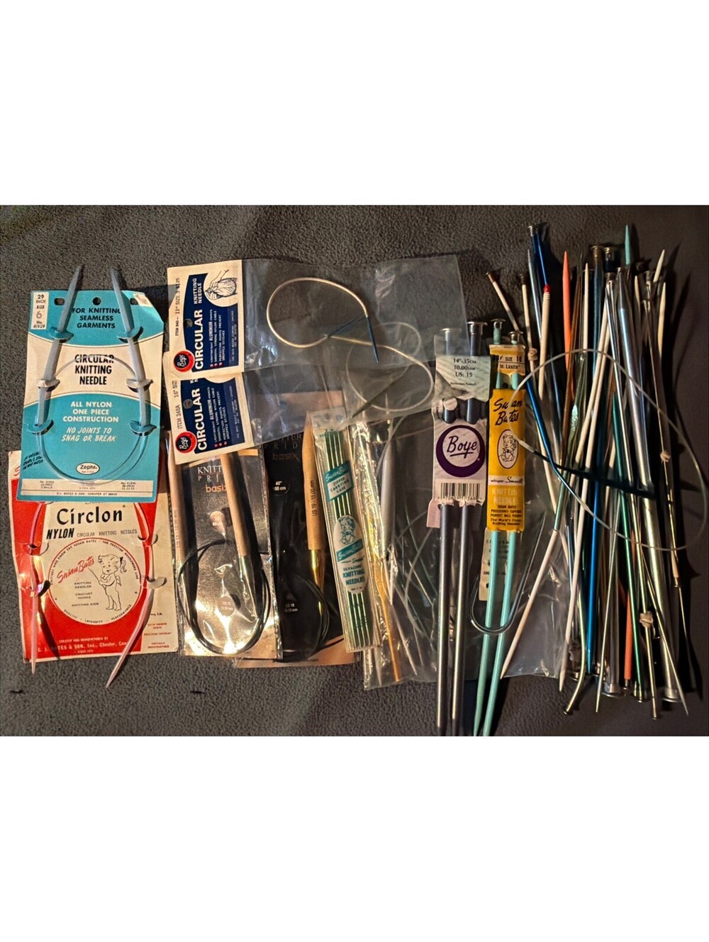 Huge Vintage Knitting Needles Lot Various Colors And Sizes - Picture 1 of 7